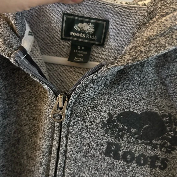 Roots. Canada boys sweatshirt - Picture 2 of 5